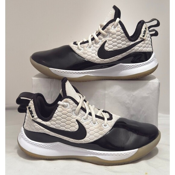 Nike LeBron Men’s Size 9.5 - Picture 1 of 9